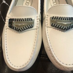 TOD’S GOMMINO DRIVING SHOES IN LEATHER-WHITE